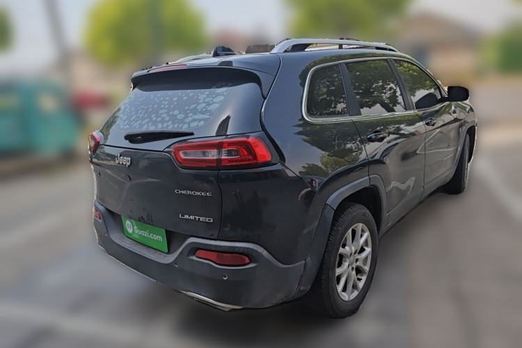 Used Jeep Cherokee 2017 2.4L Leading Edition Exterior 5