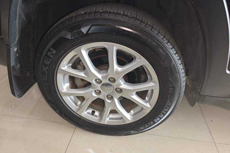 Used Jeep Cherokee 2017 2.0L Superior Edition Exterior 5