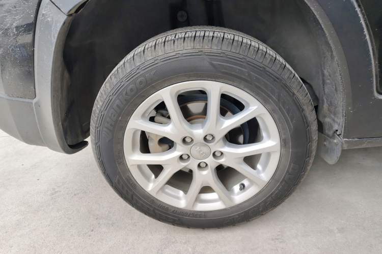 Used Jeep Cherokee 2017 2.0L Superior Edition Exterior 5