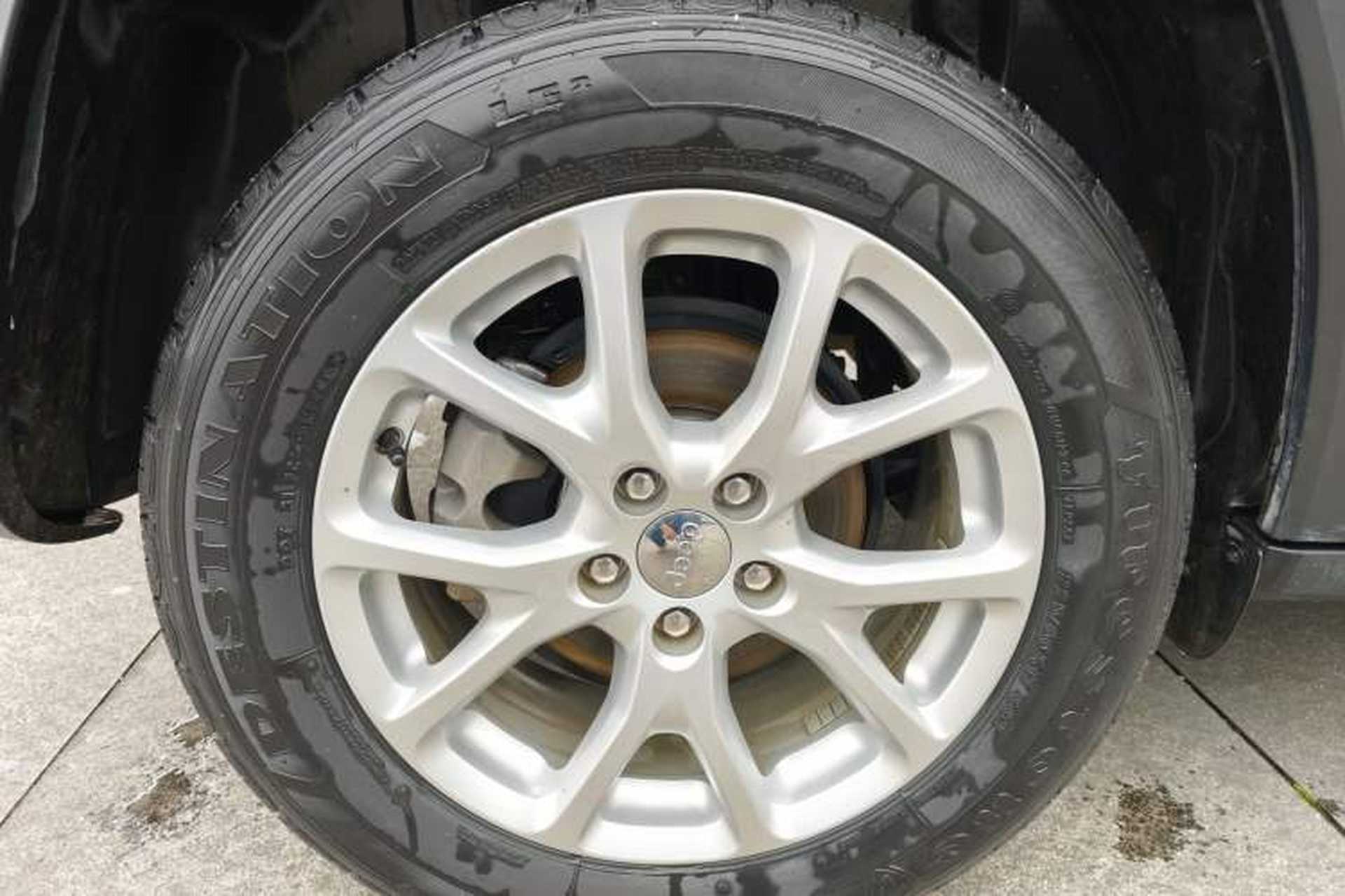 Used Jeep Cherokee 2017 2.0L Superior Edition Exterior 8