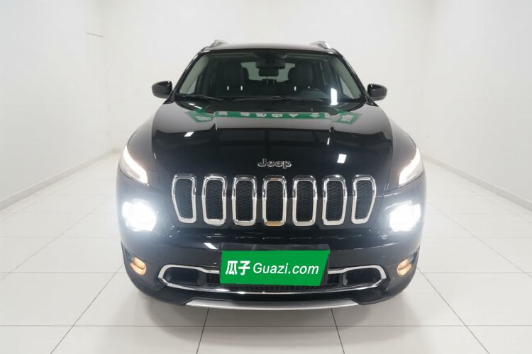 Used Jeep Cherokee 2017 2.0L Superior Edition Front