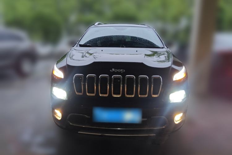 Used Jeep Cherokee 2017 2.0L Superior Edition Front