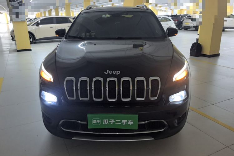 Used Jeep Cherokee 2017 2.0L Superior Edition Front