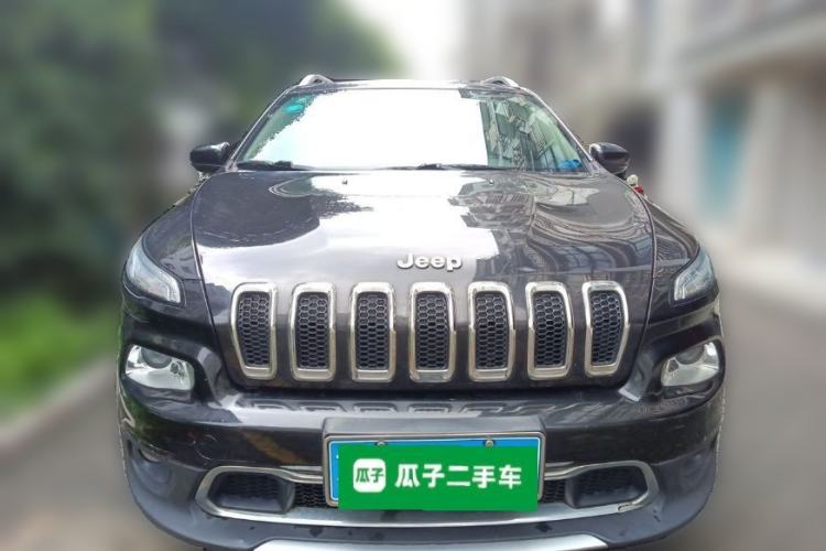 Used Jeep Cherokee 2017 2.0L Superior Edition Front