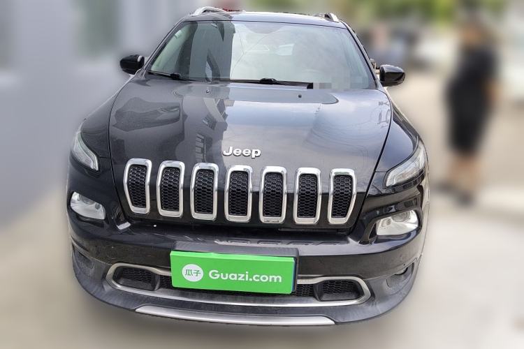 Used Jeep Cherokee 2017 2.0L Superior Edition Front