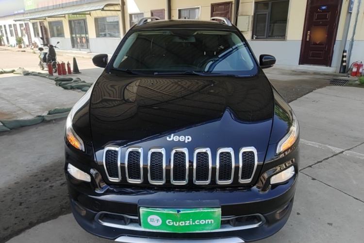 Used Jeep Cherokee 2017 2.0L Superior Edition Front