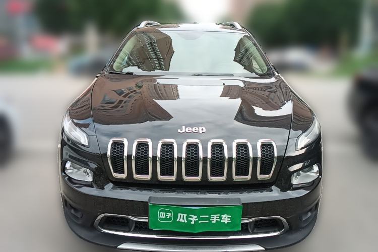 Used Jeep Cherokee 2017 2.0L Superior Edition Front