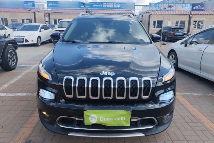 Used Jeep Cherokee 2017 2.0L Superior Edition Front