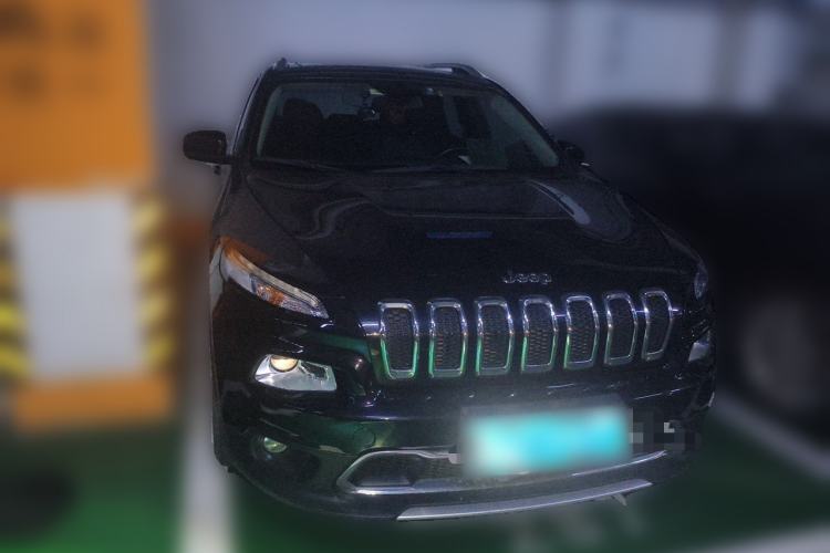 Used Jeep Cherokee 2017 2.0L Superior Edition Front