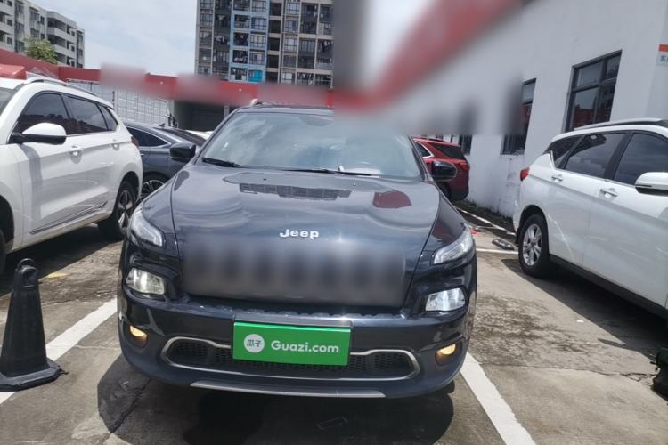 Used Jeep Cherokee 2017 2.0L Superior Edition Front