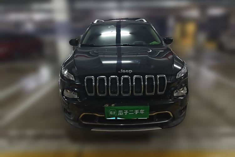 Used Jeep Cherokee 2017 2.0L Superior Edition Front