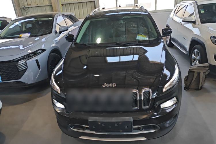 Used Jeep Cherokee 2017 2.0L Superior Edition Front