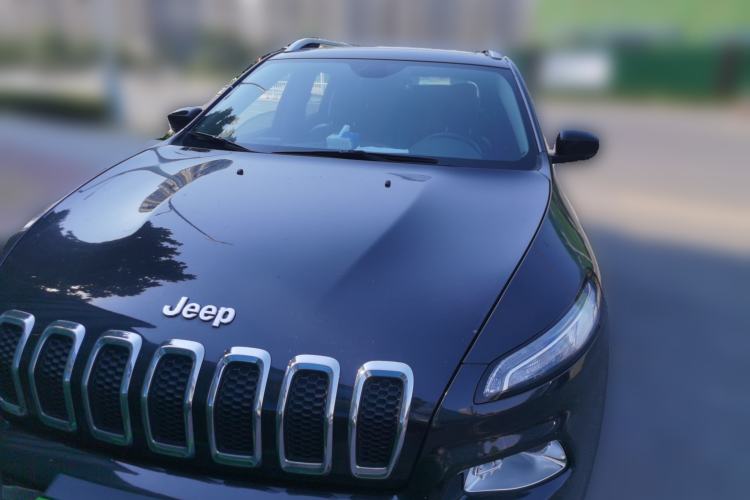Used Jeep Cherokee 2017 2.0L Superior Edition Front