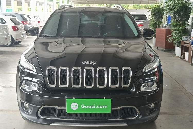 Used Jeep Cherokee 2017 2.0L Superior Edition Front