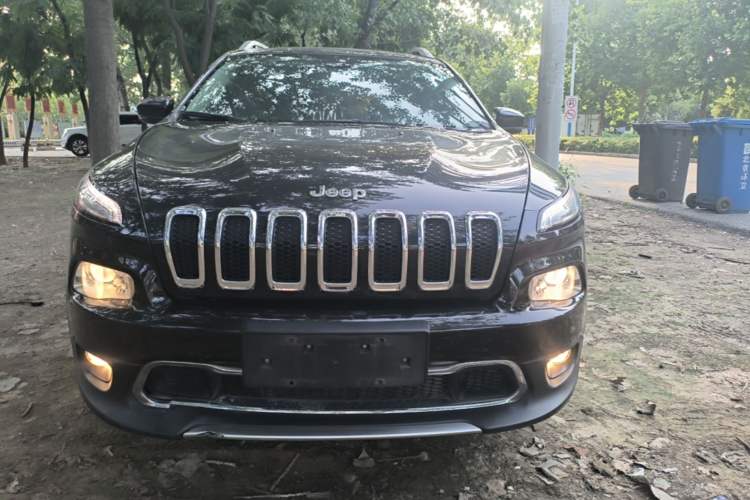 Used Jeep Cherokee 2017 2.4L Leading Smart Edition Front