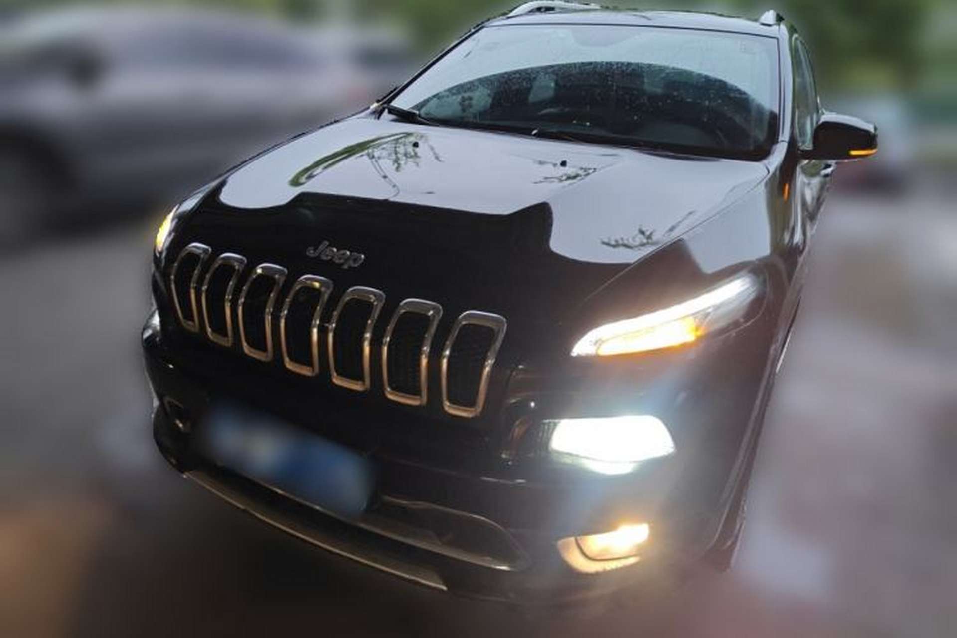 Used Jeep Cherokee 2017 2.0L Superior Edition Front Left 45 Deg