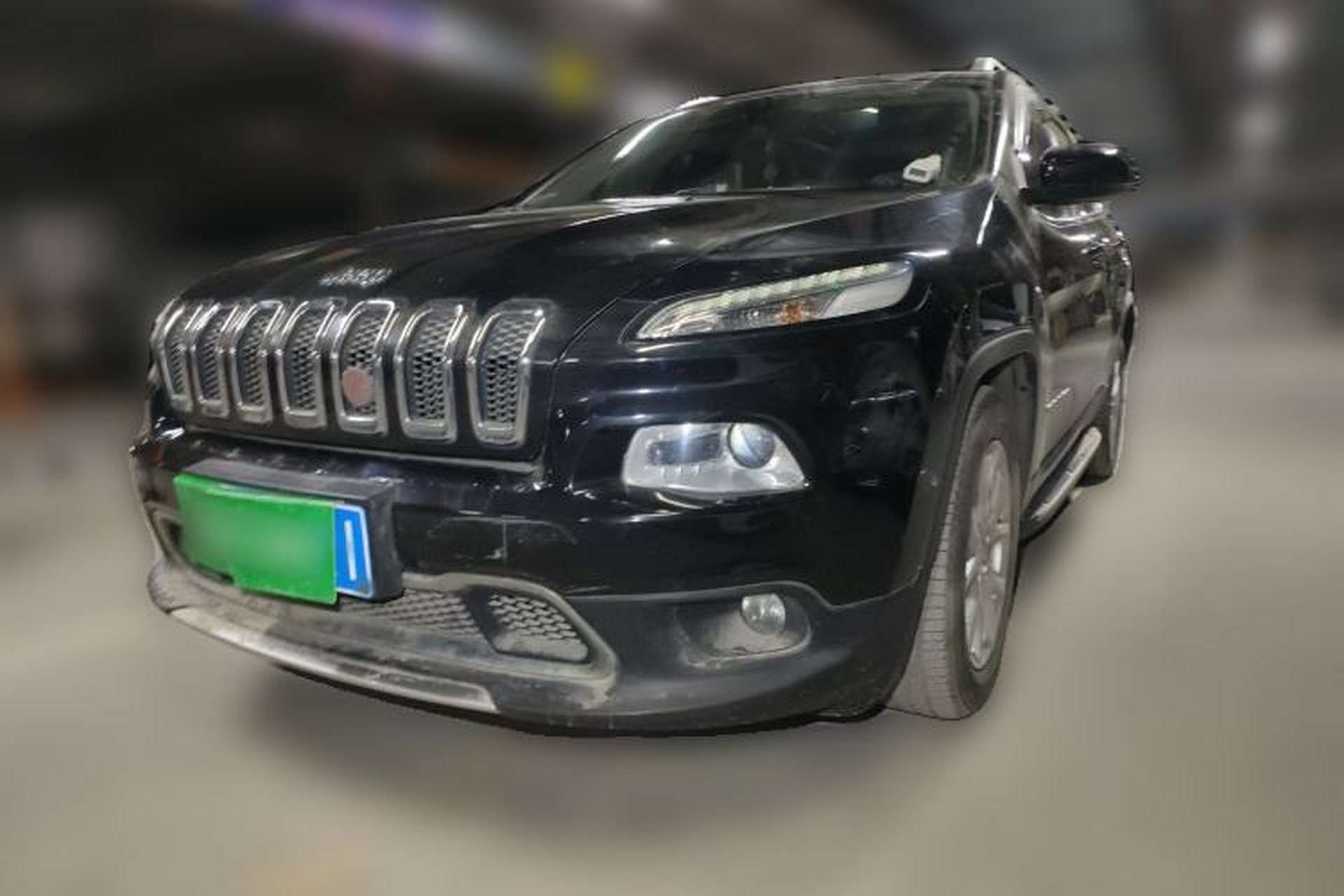 Used Jeep Cherokee 2017 2.0L Superior Edition Front Left 45 Deg