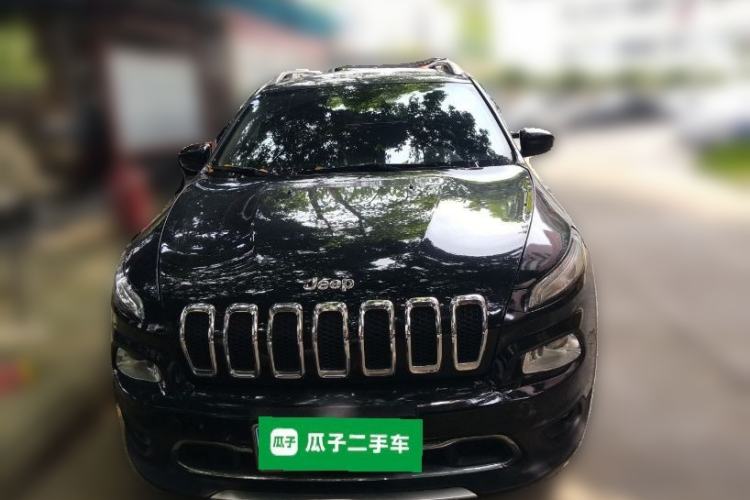 Used Jeep Cherokee 2017 2.0L Superior Edition Front