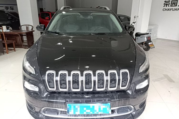 Used Jeep Cherokee 2017 2.4L Professional Edition Front
