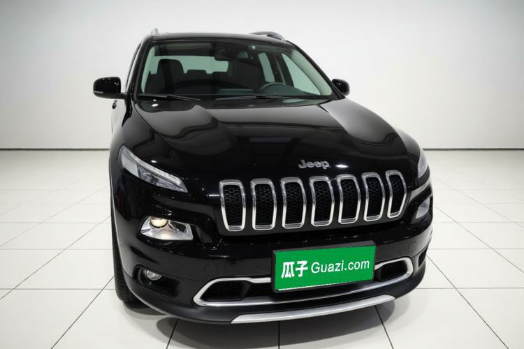 Used Jeep Cherokee 2017 2.0L Superior Edition Front