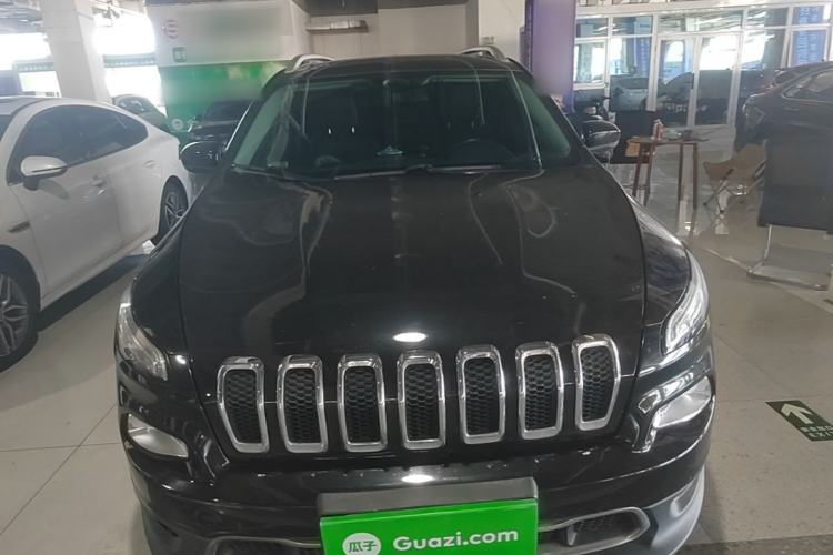 Used Jeep Cherokee 2017 2.0L Superior Edition Front