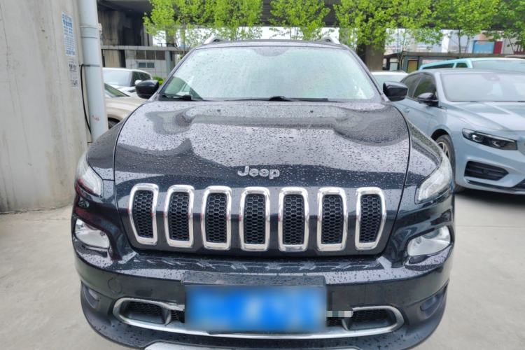 Used Jeep Cherokee 2017 2.0L Superior Edition Front