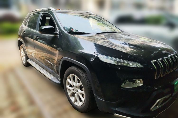 Used Jeep Cherokee 2017 2.4L Leading Smart Edition Front Right 45 Deg