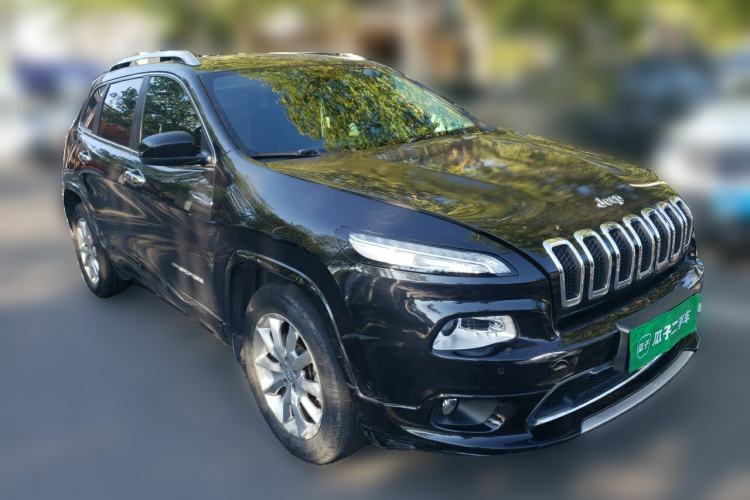 Used Jeep Cherokee 2017 2.4L Excellence Edition Front Right 45 Deg