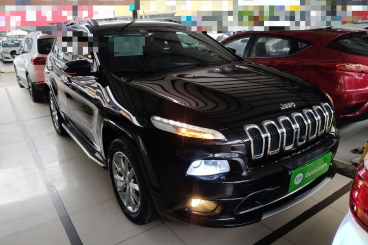 Used Jeep Cherokee 2017 2.4L Professional Edition Front Right 45 Deg