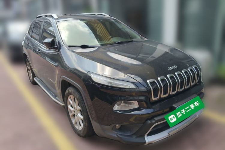 Used Jeep Cherokee 2017 2.4L Leading Smart Edition Front Right 45 Deg