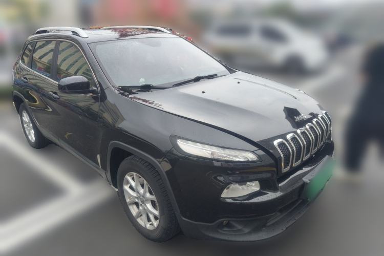 Used Jeep Cherokee 2017 2.4L Leading Smart Edition Front Right 45 Deg