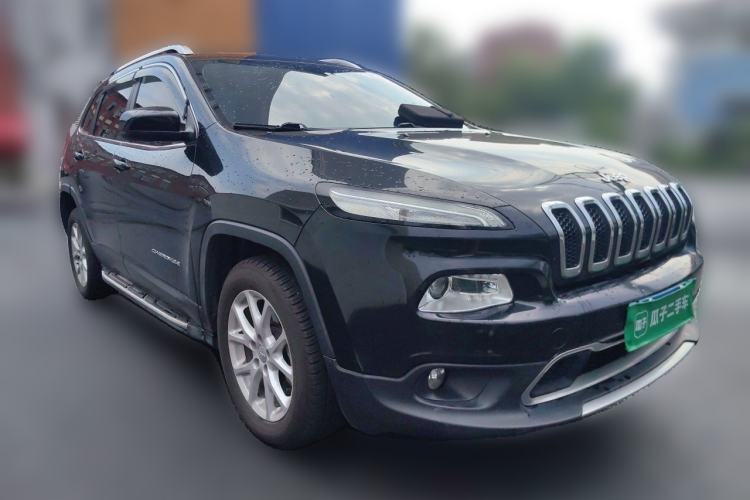 Used Jeep Cherokee 2017 2.4L Leading Smart Edition Front Right 45 Deg