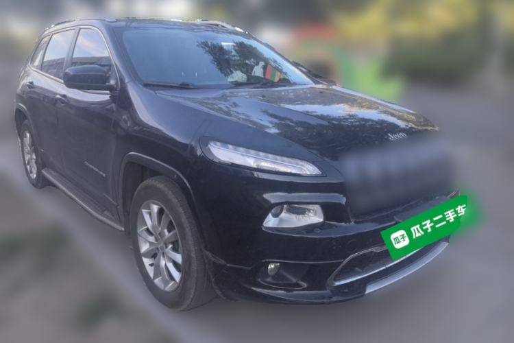 Used Jeep Cherokee 2017 2.4L Professional Smart Edition Front Right 45 Deg