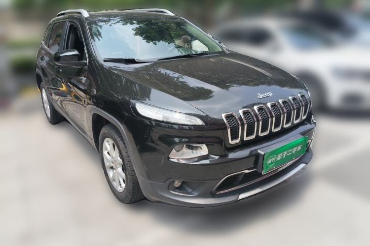Used Jeep Cherokee 2017 2.4L Leading Edition Front Right 45 Deg