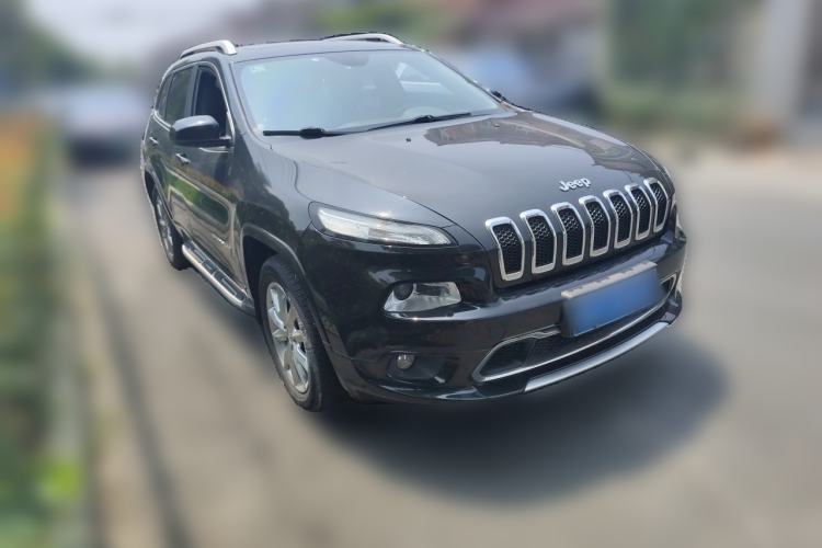 Used Jeep Cherokee 2017 2.4L Professional Smart Edition Front Right 45 Deg