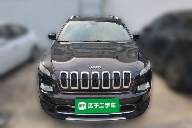 Used Jeep Cherokee 2017 2.0L Superior Edition Front