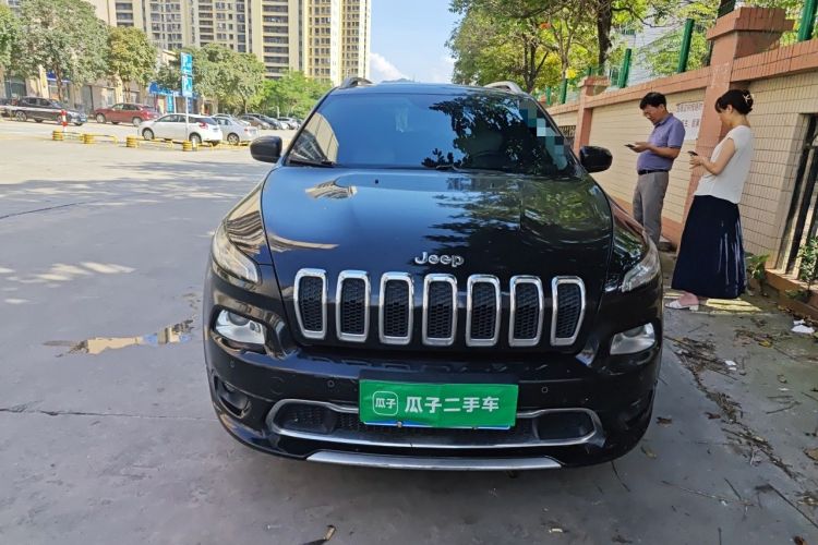 Used Jeep Cherokee 2017 2.4L Superior Edition Front