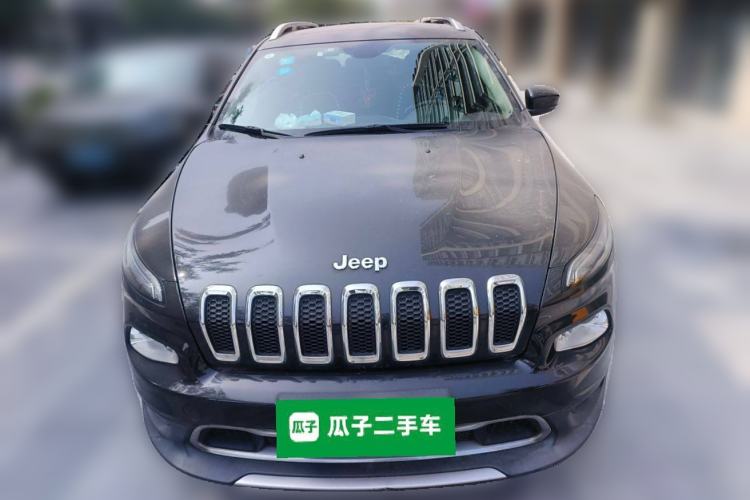 Used Jeep Cherokee 2017 2.0L Superior Edition Front