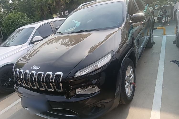 Used Jeep Cherokee 2017 2.0L Superior Edition Front
