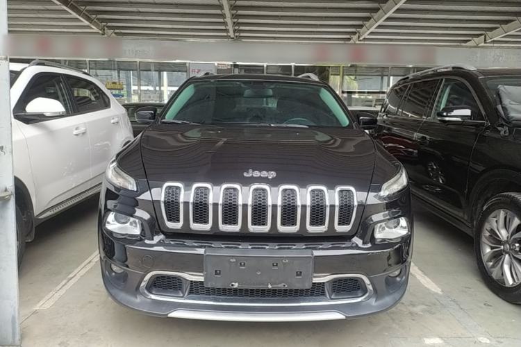 Used Jeep Cherokee 2017 2.0L Superior Edition Front