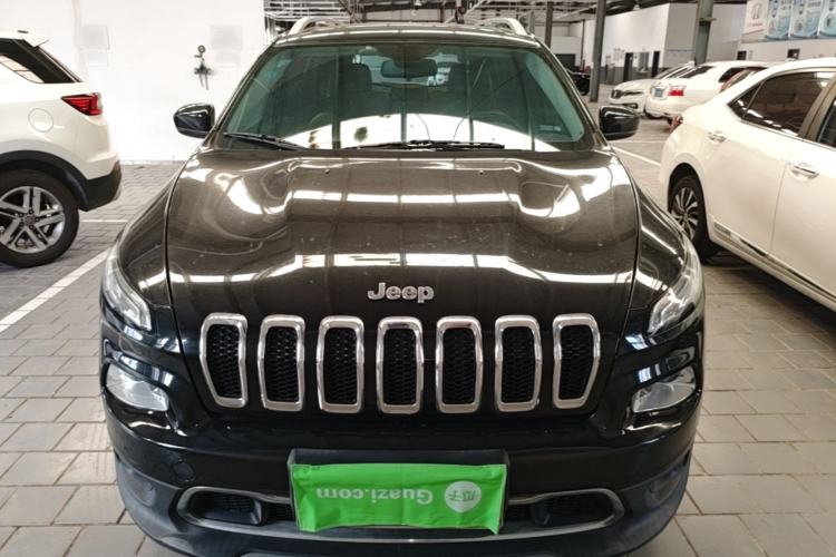 Used Jeep Cherokee 2017 2.0L Superior Edition Front