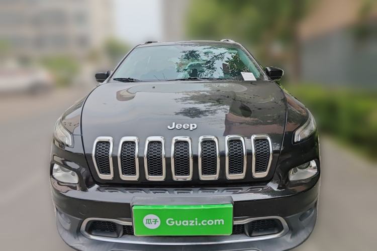Used Jeep Cherokee 2017 2.0L Superior Edition Front