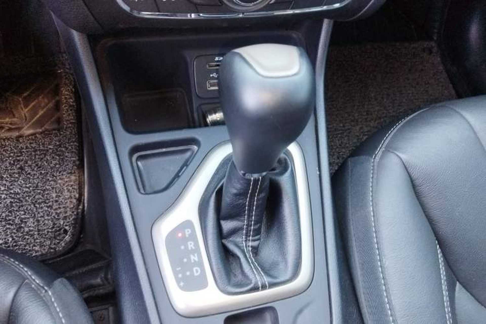 Used Jeep Cherokee 2017 2.4L Leading Smart Edition Gear Lever