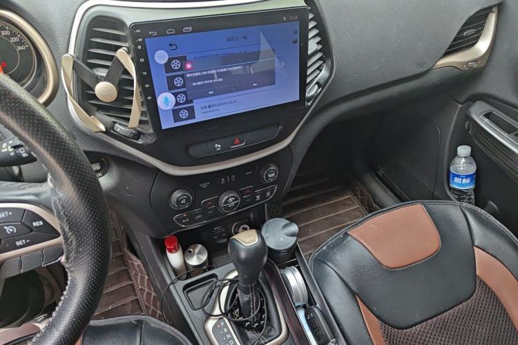 Used Jeep Cherokee 2017 2.4L Leading Edition Gear Lever