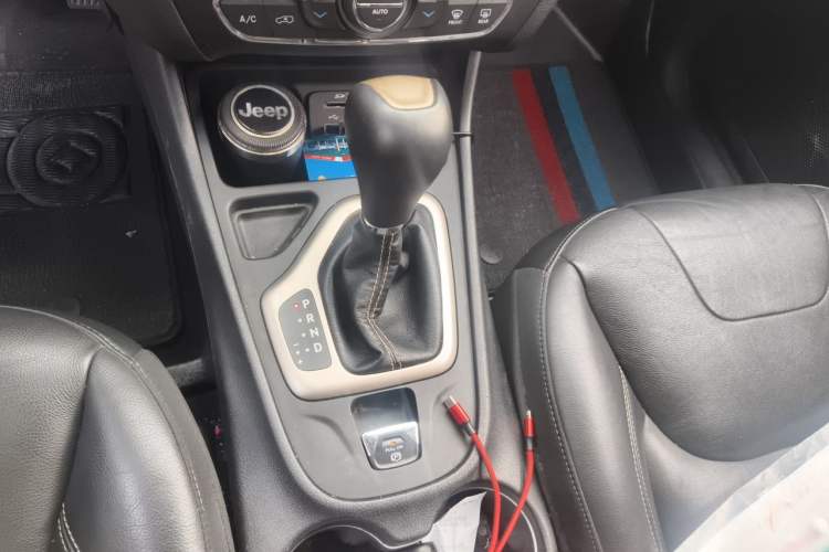 Used Jeep Cherokee 2017 2.4L Leading Smart Edition Gear Lever
