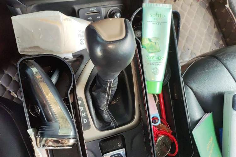 Used Jeep Cherokee 2017 2.0L Superior Edition Gear Lever