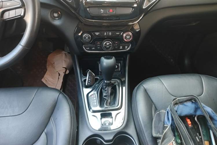 Used Jeep Cherokee 2017 2.0L Superior Edition Gear Lever