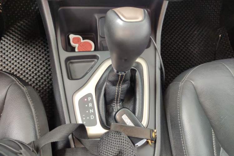 Used Jeep Cherokee 2017 2.4L Leading Smart Edition Gear Lever
