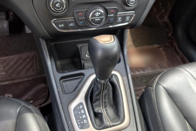 Used Jeep Cherokee 2017 2.4L Leading Edition Gear Lever