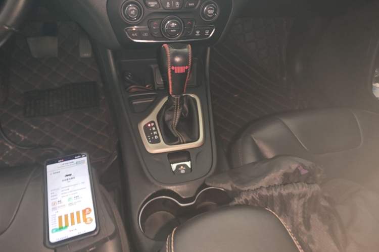 Used Jeep Cherokee 2017 2.0L Superior Edition Gear Lever